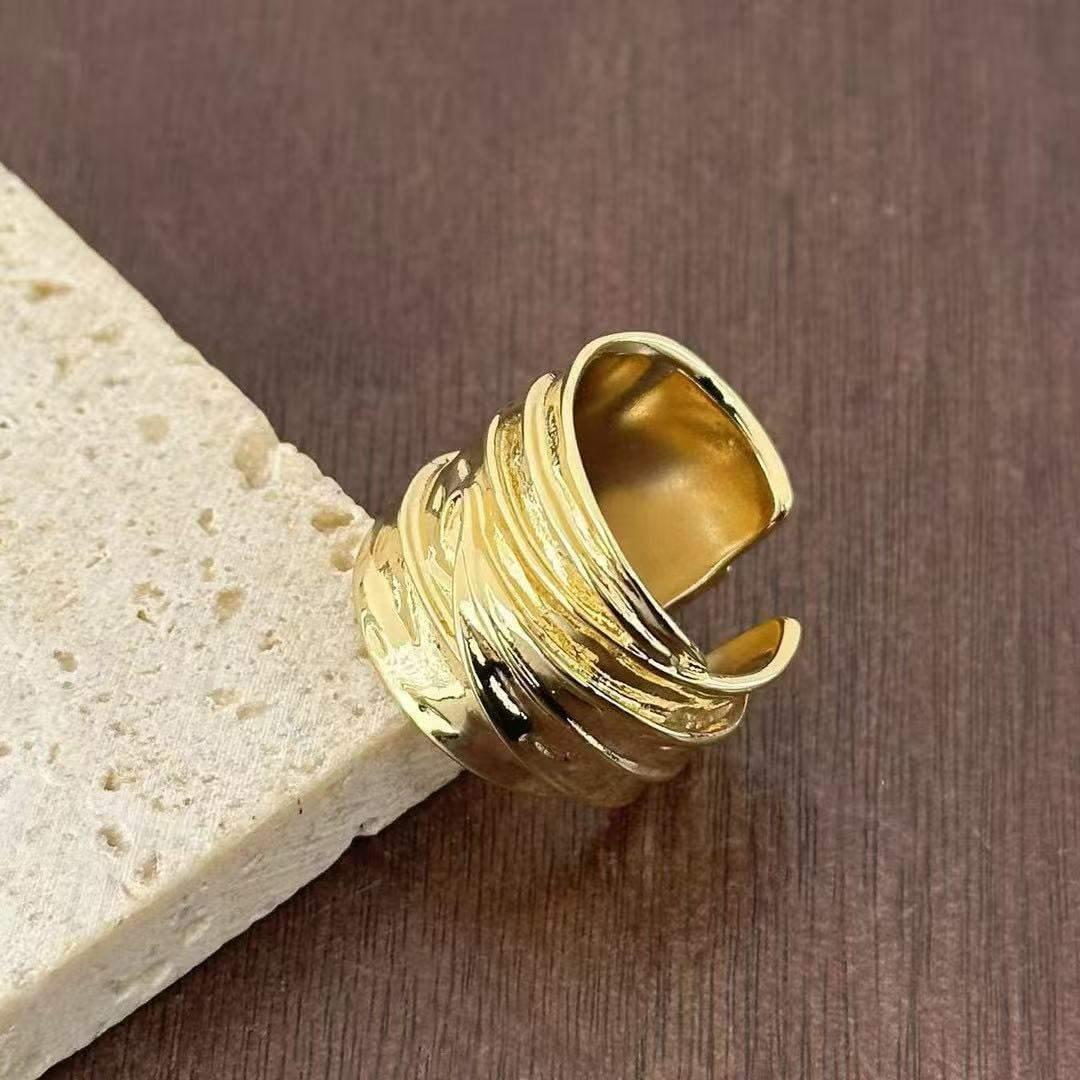 Textured Overlapping Design Ring